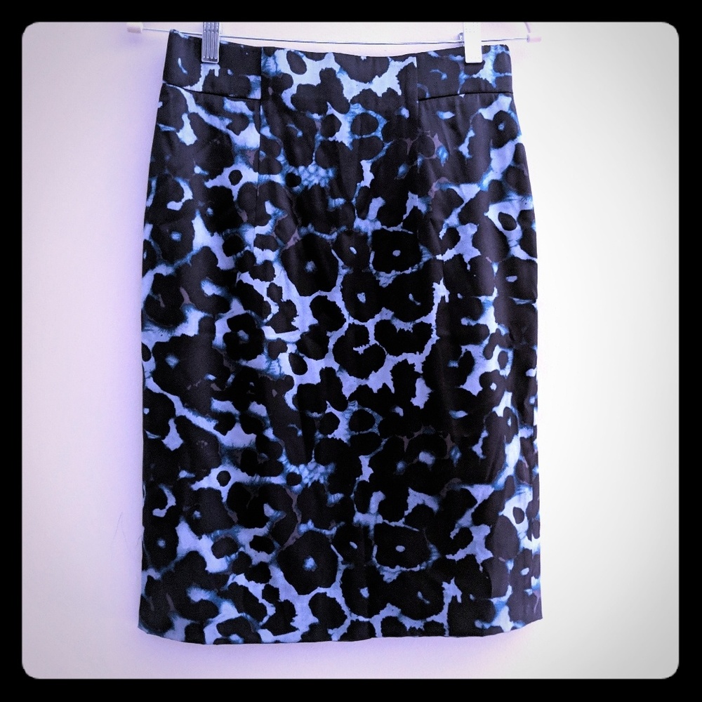 GUC Ann Taylor Animal Print Silk Blend Skirt